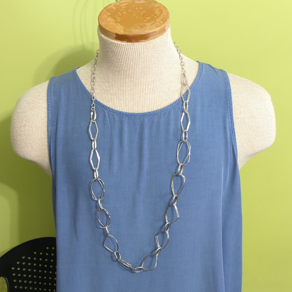 Elegant Silver Chain Necklace